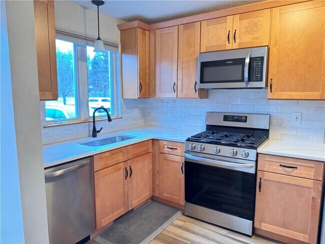 Foto del edificio - 34 Fairway Dr