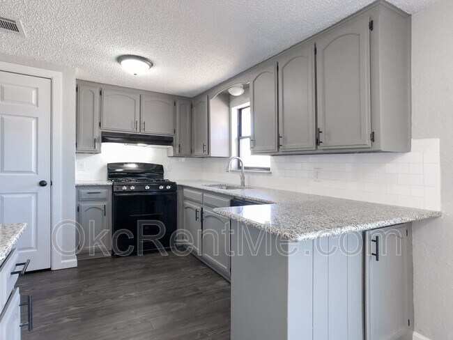 Building Photo - 10312 S Winston Way
