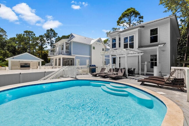 Building Photo - 429 Montigo Ave N