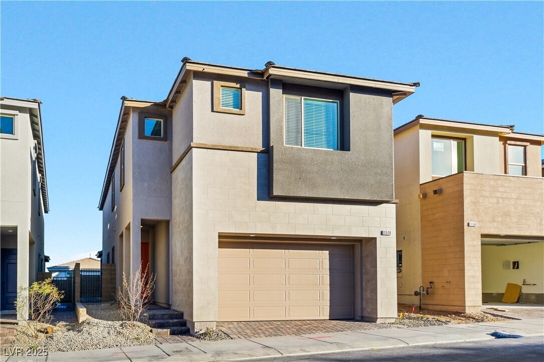 Primary Photo - 1570 Rock Kestrel St