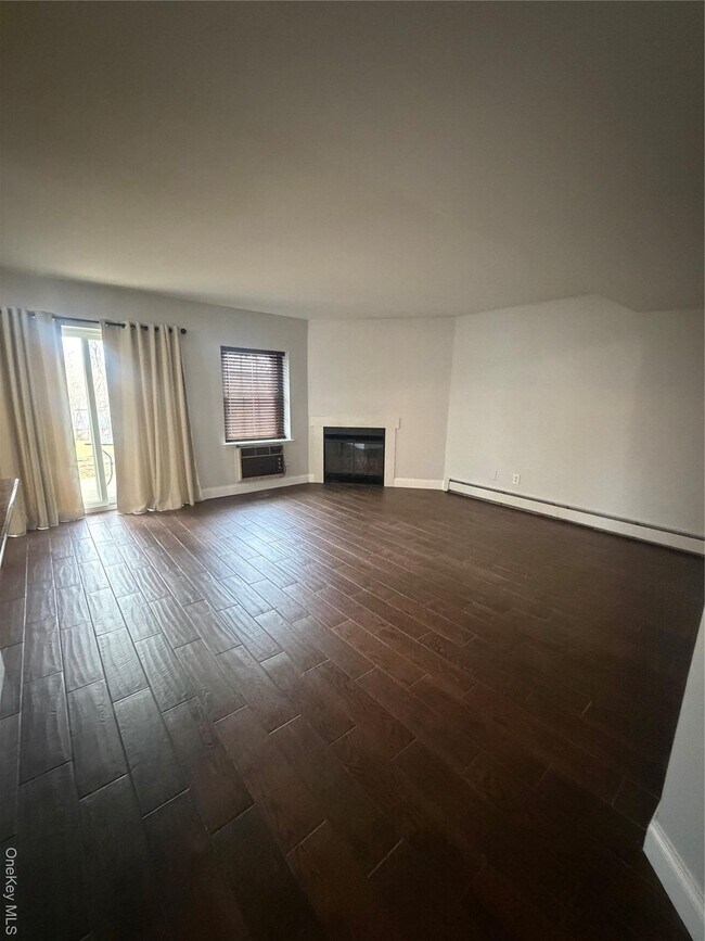 Foto del edificio - 1 Lexington Hills Rd