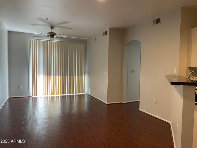 Foto del edificio - 1701 E Colter St