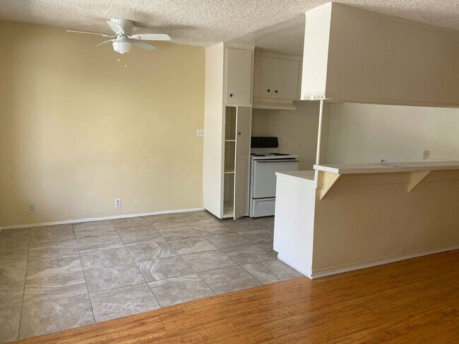 Building Photo - 5744 Laurel Canyon Blvd