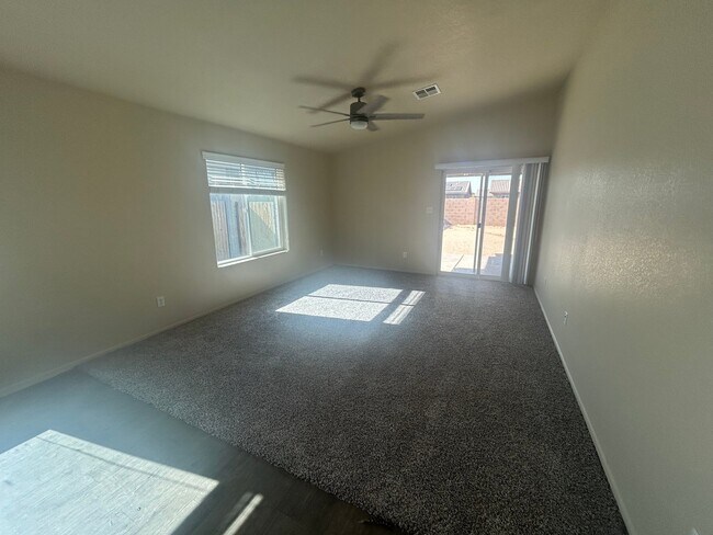 Foto del edificio - 7826 E 44th Pl