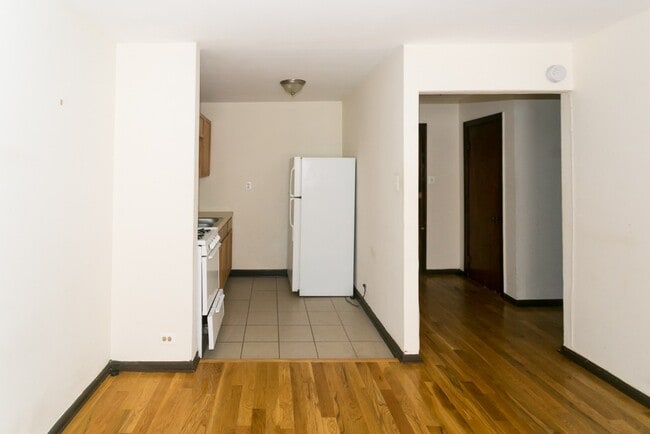 Foto del edificio - 1211 W Elmdale Ave