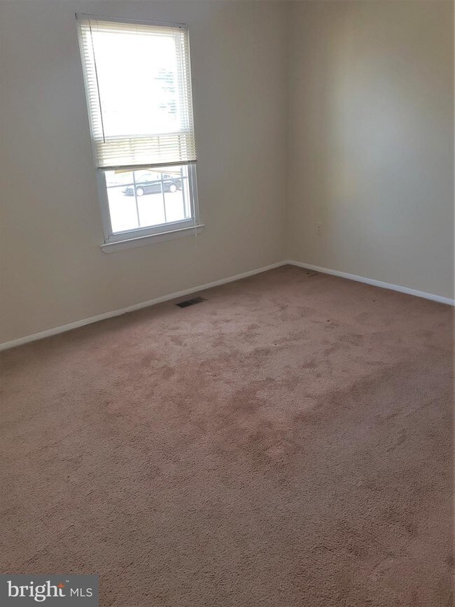 Building Photo - 1840 Dove Ct