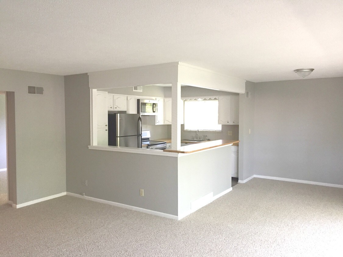 9528 Mission Rd Unit 952810, Overland Park, KS 66206 Room for Rent