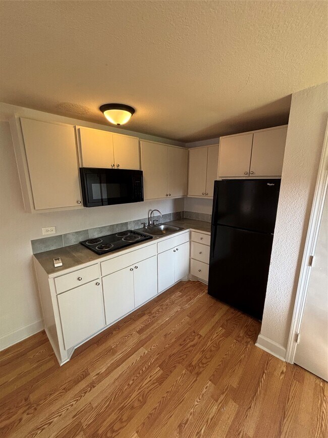 Foto del edificio - 5520 Menard Ave