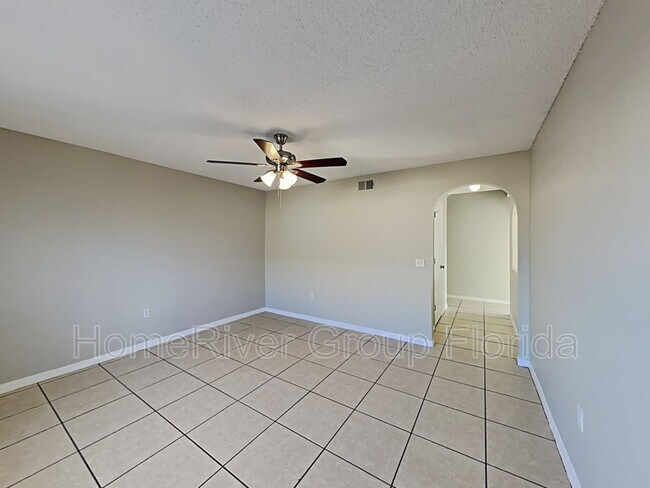 Foto del edificio - 364 Chelmsford Ct