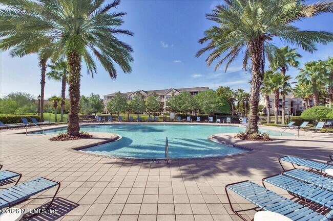 Foto del edificio - 7990 Baymeadows Rd E