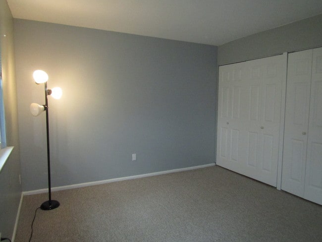 Building Photo - 35 Shea Ave