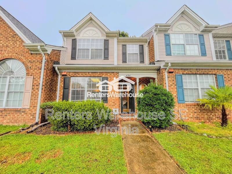 Foto principal - 434 S Lake Cir