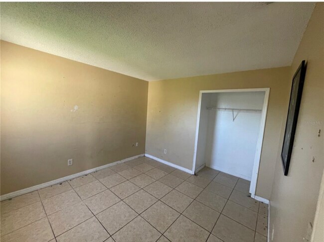 Building Photo - 1303 Abberton Dr