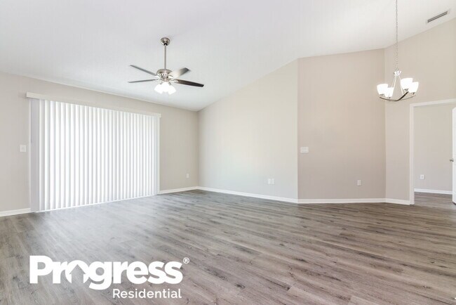 Foto del edificio - 12666 Longcrest Dr