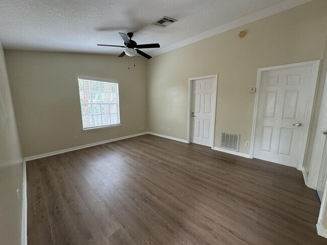 Foto del edificio - 108 Hill Ave