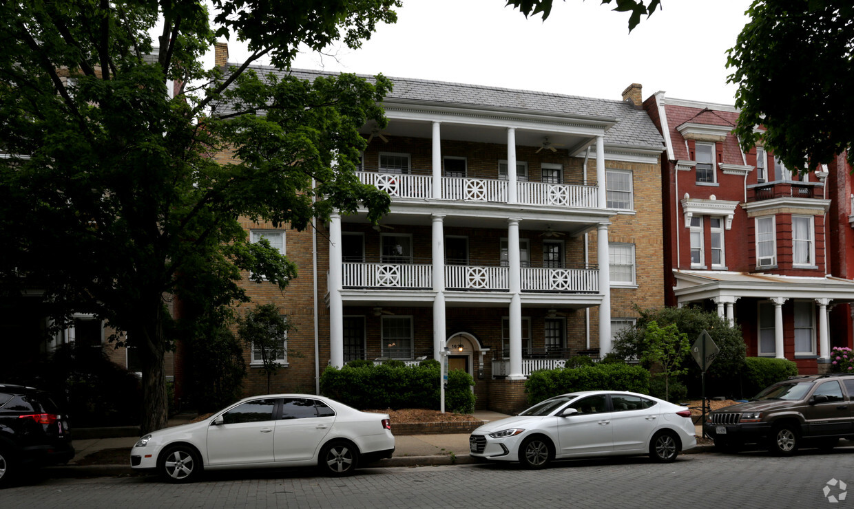Building Photo - 1630 Monument Ave