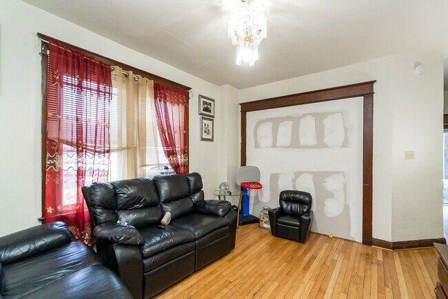 Foto del edificio - ? Spacious 3-Bedroom Home in Allentown – M...