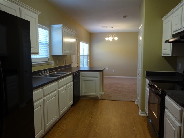 Foto del edificio - 4615 Trinity River Ct