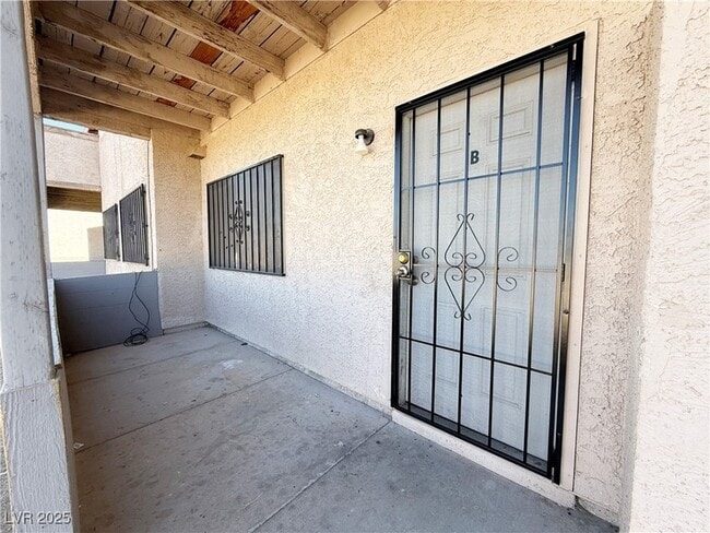 Building Photo - 2353 Exeter Dr