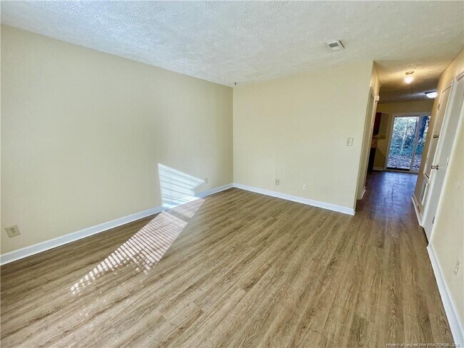 Building Photo - 5854 Aftonshire Dr