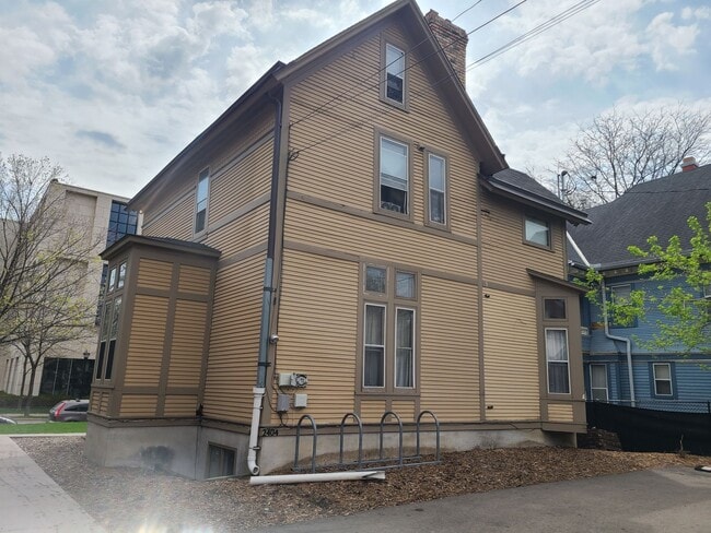 Building Photo - Commercial Space Available Across the Street from MIA!