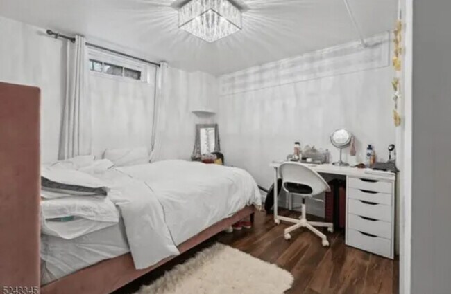Foto del edificio - 548 Parker St