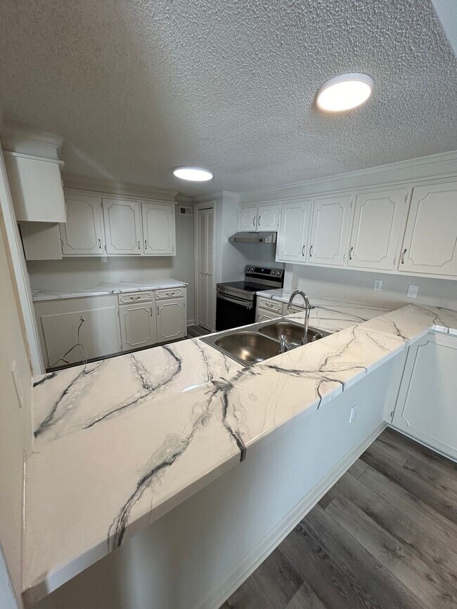 Foto del edificio - Newly Remodeled 3 Bedroom in Deer Manor!