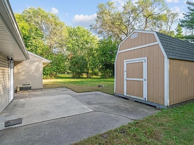 Foto del edificio - 609 82nd Ave N