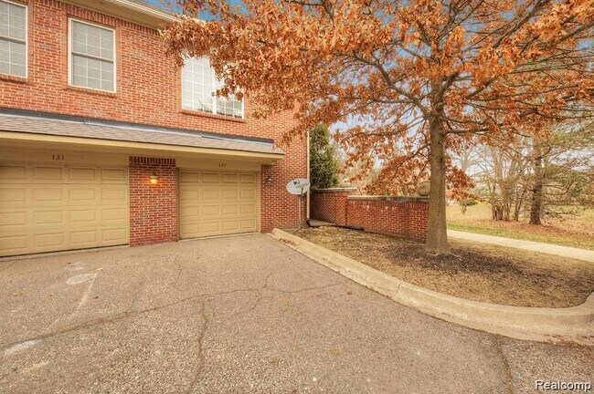 Foto del edificio - 137 Village Way