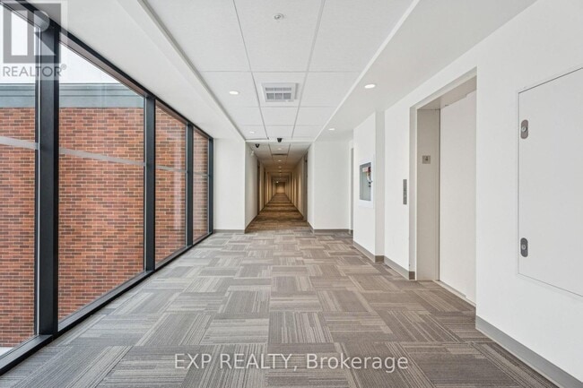 Building Photo - 121 Mary St