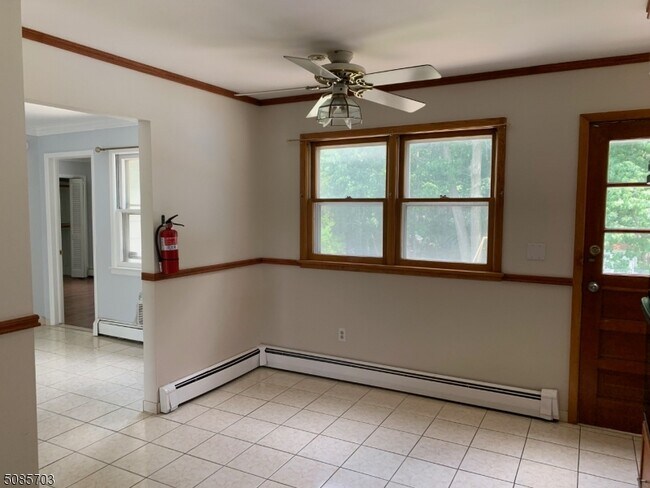 Building Photo - 76 Walman Ave