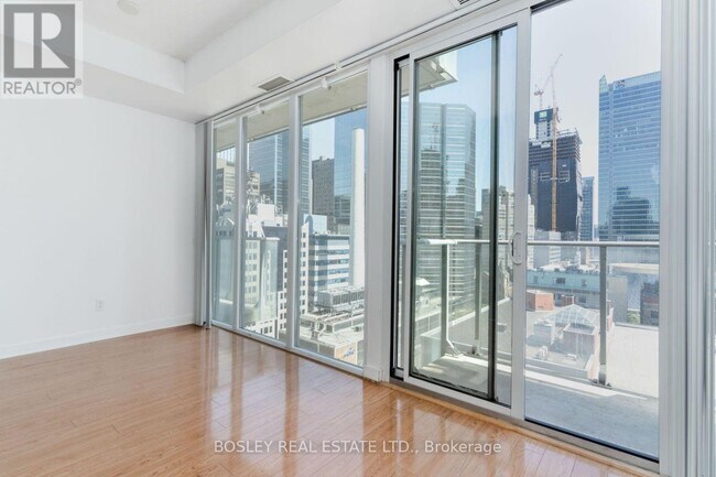 Photo du bâtiment - 126 Simcoe St