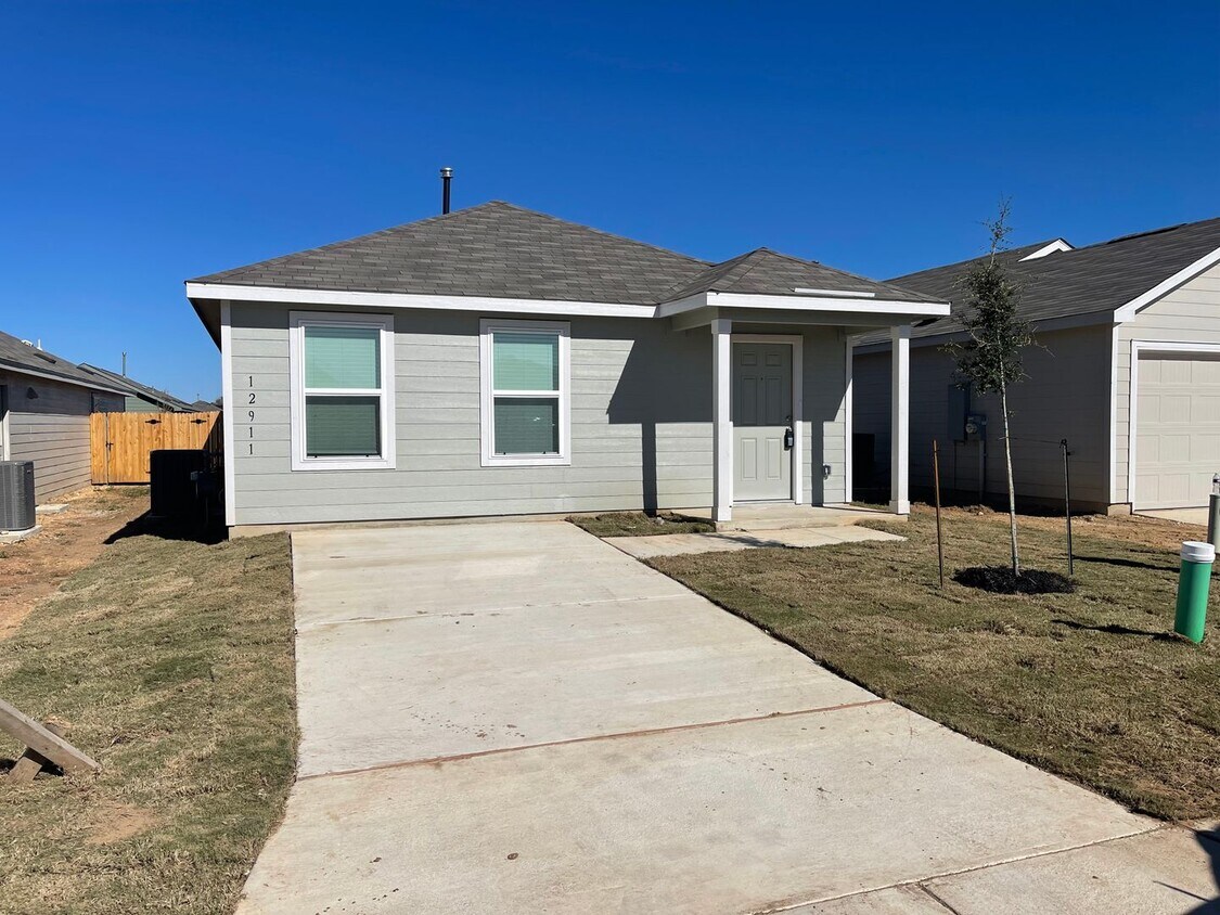 Brand New Build in St Hedwig!!! House Rental in Saint Hedwig, TX