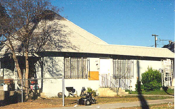 Building Photo - 2549 5th St