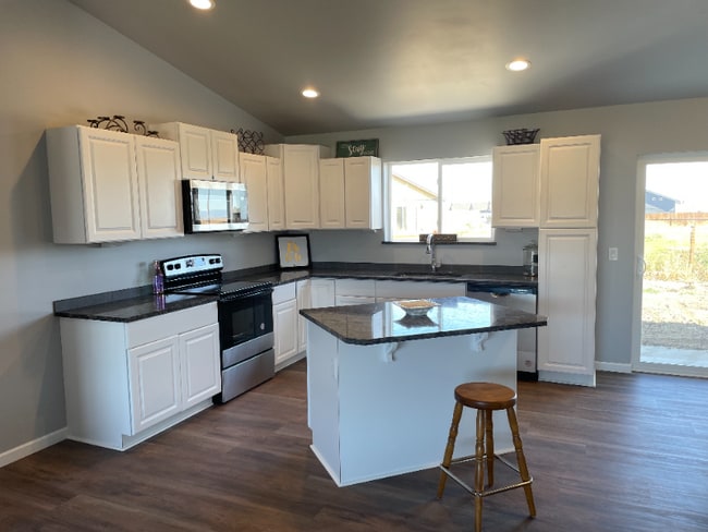 Building Photo - 532 Scenic Loop