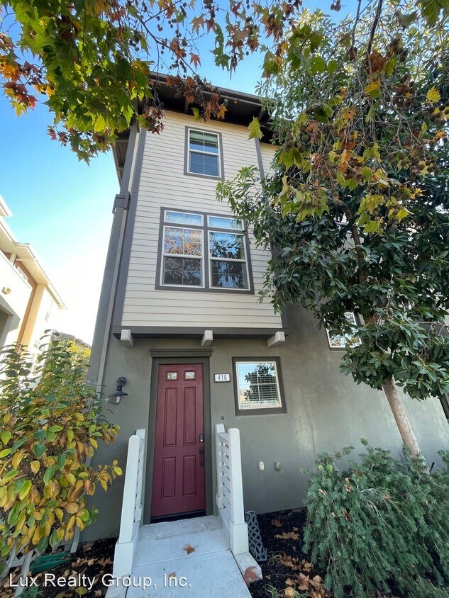Primary Photo - 2 br, 2.5 bath House - 416 E 28th Ave