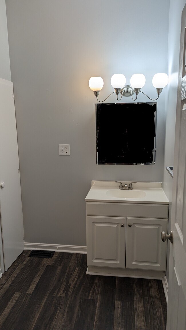 Foto del edificio - 929 N Randolph Ave