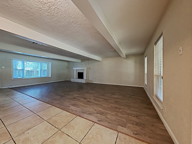 Building Photo - 28818 Holly Hill Dr