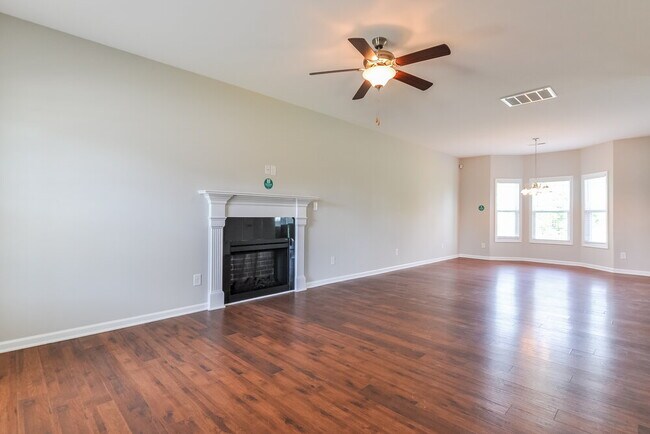 Foto del edificio - 229 Darecrest Ln