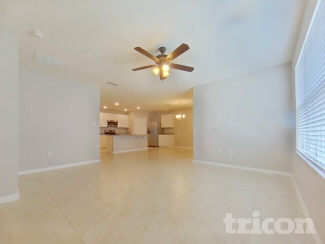 Foto del edificio - 2531 Newmark Dr