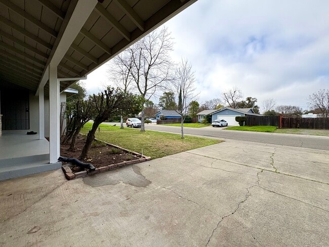 Foto del edificio - Beautiful 3 Bedroom For Rent in Sacramento!