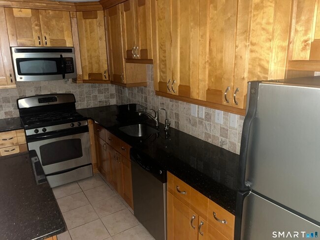 Building Photo - 235 Henry Ave