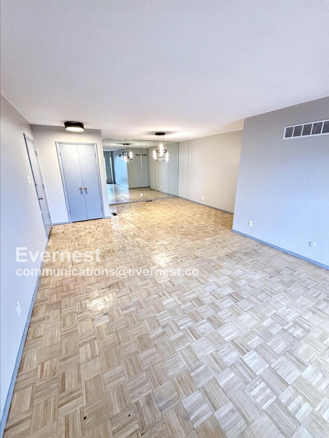 Building Photo - 10368 Forest Brook Ln