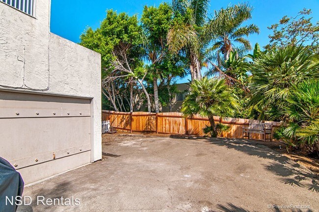 Foto del edificio - 158-158 Diana St