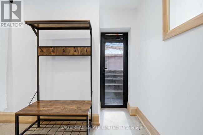 Building Photo - 67 Shannon St