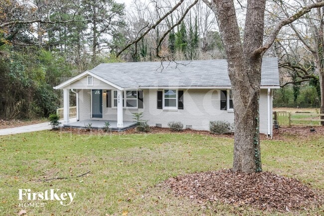 Building Photo - 3549 Tulip Dr