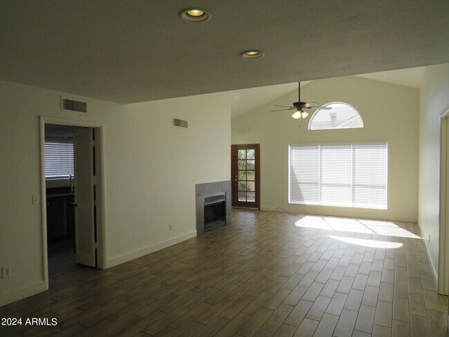 Foto del edificio - 19242 N 4th Pl