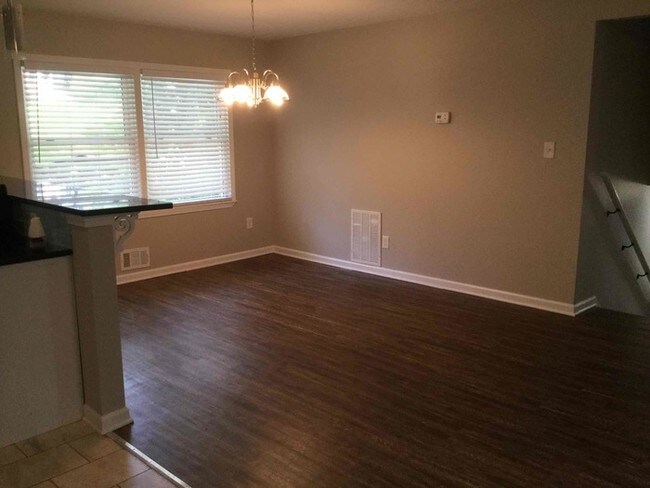 Building Photo - 2475 Harvel Dr NW