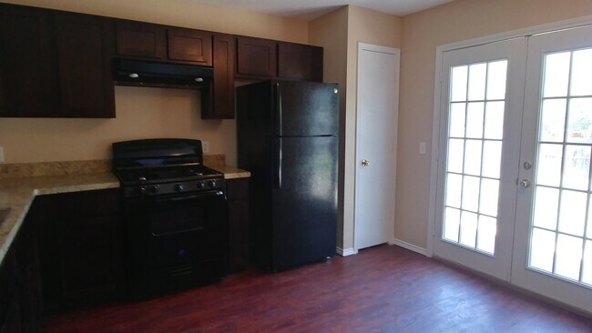 Building Photo - 244 Langely