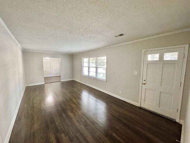 Building Photo - 2929 Bede Rd